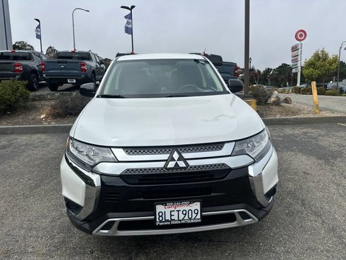 Used 2019 Mitsubishi Outlander ES FWD image 2