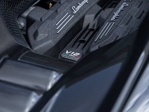 Used 2026 Lamborghini Revuelto AWD/4WD image 19