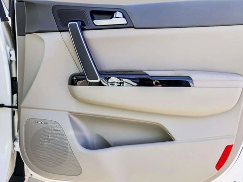 Used 2018 Kia Sportage EX w/ EX Technology Package image 35