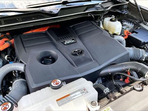 Used 2024 Toyota Tundra Capstone AWD/4WD image 34