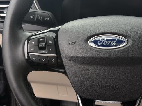 Used 2021 Ford Escape SEL w/ Technology Package AWD/4WD image 16