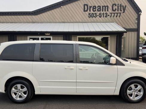 Used 2011 Dodge Grand Caravan Mainstreet w/ PWR Convenience Group FWD image 1