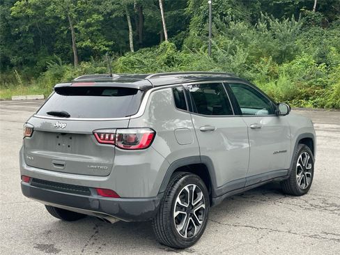 Used 2022 Jeep Compass Limited AWD/4WD image 5