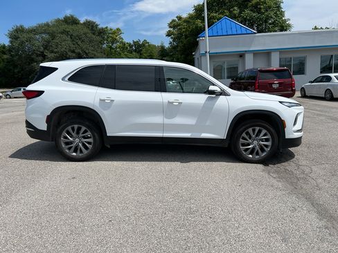 Used 2026 Buick Enclave Preferred FWD image 4