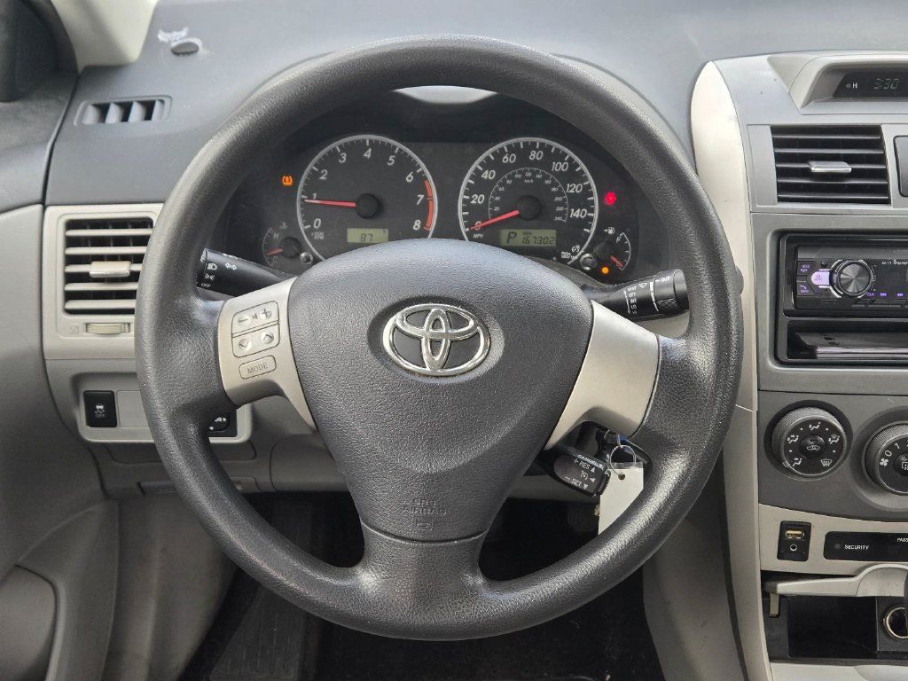 Used 2013 Toyota Corolla LE FWD image 17