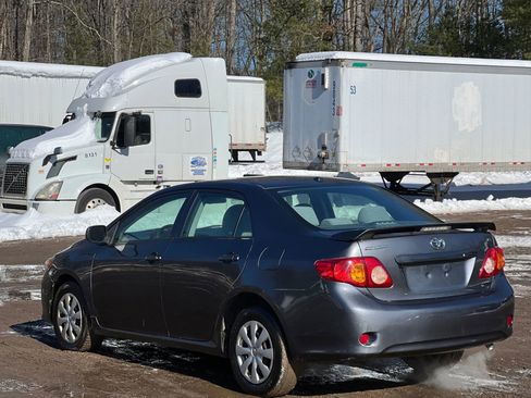 Used 2010 Toyota Corolla LE image 4