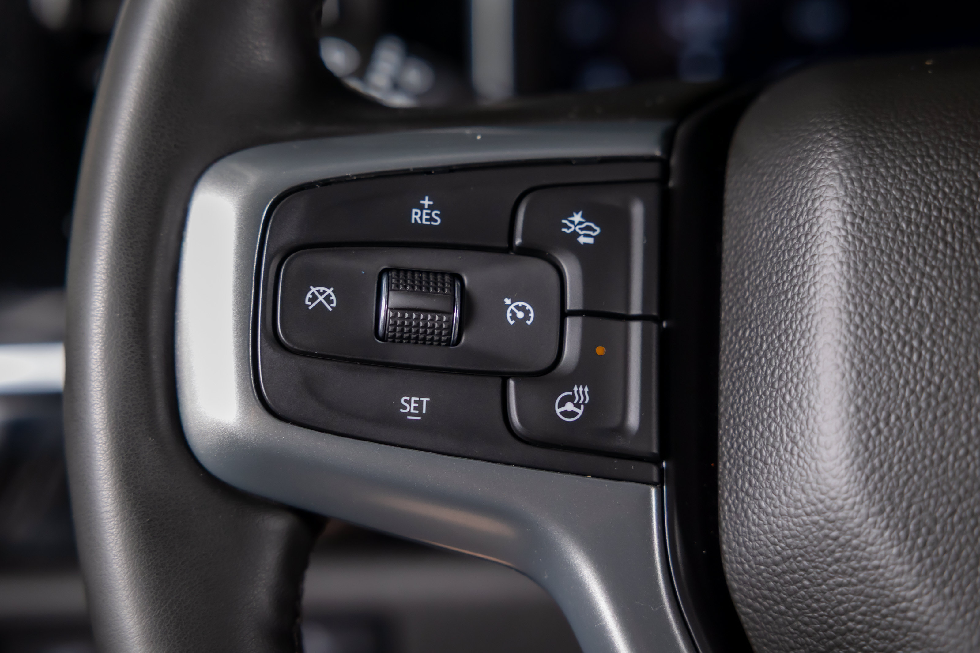 Used 2025 Chevrolet Silverado 1500 LT AWD/4WD image 32
