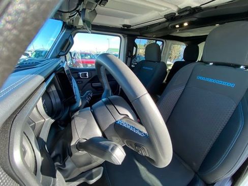 Used 2024 Jeep Wrangler Unlimited Rubicon 4xe AWD/4WD image 16