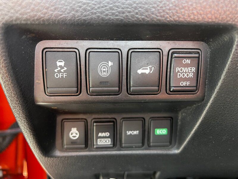 Used 2017 Nissan Rogue SV AWD/4WD image 25