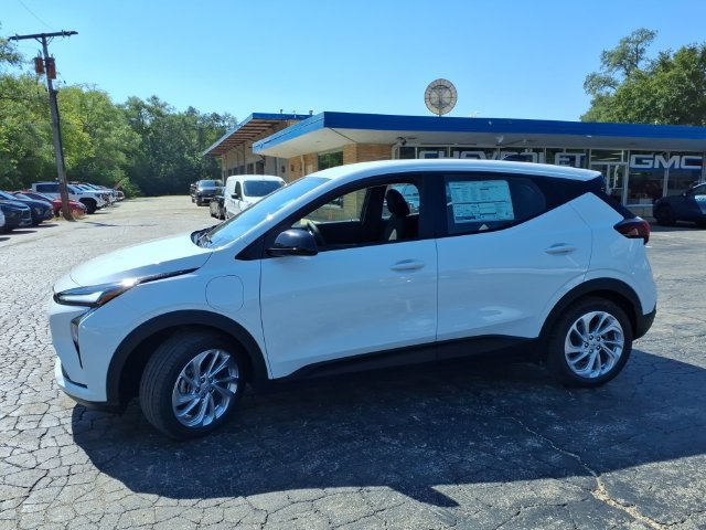 New 2027 Chevrolet Bolt LT w/ Comfort Package FWD image 12