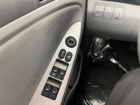 Used 2017 Hyundai Accent SE FWD image 24