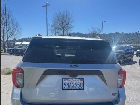 Used 2024 Ford Explorer ST w/ Equipment Group 401A image 4