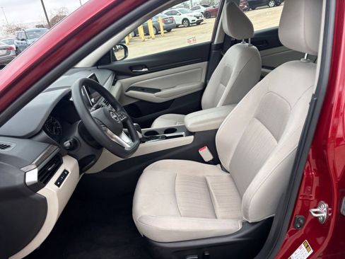 Used 2025 Nissan Altima 2.5 SV image 27