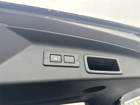 New 2025 Subaru Forester Limited image 92