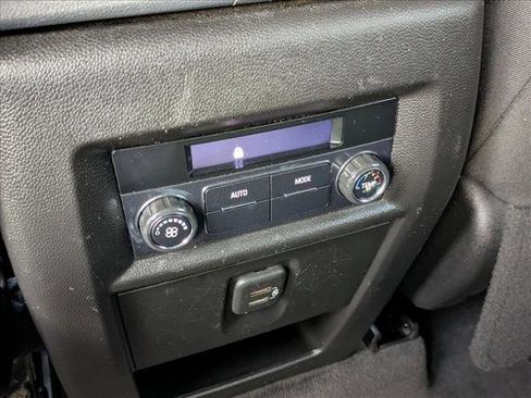 Used 2020 Chevrolet Traverse LT image 16