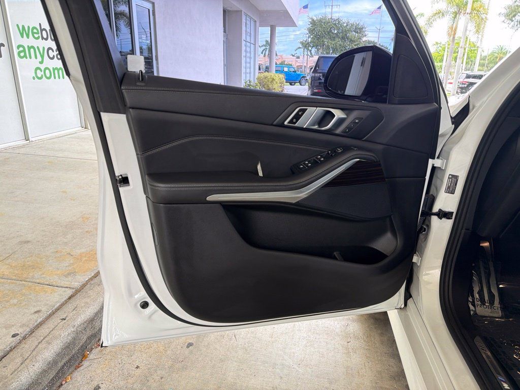 Used 2021 BMW X5 xDrive40i w/ M Sport Package AWD/4WD image 46