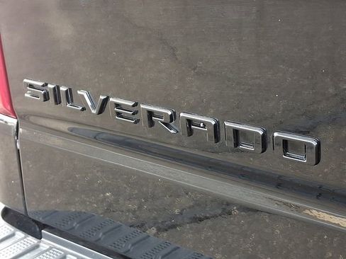 Used 2024 Chevrolet Silverado 1500 ZR2 image 32