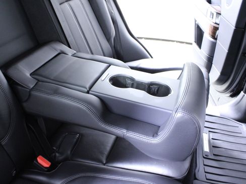 Used 2016 Land Rover Range Rover HSE image 16