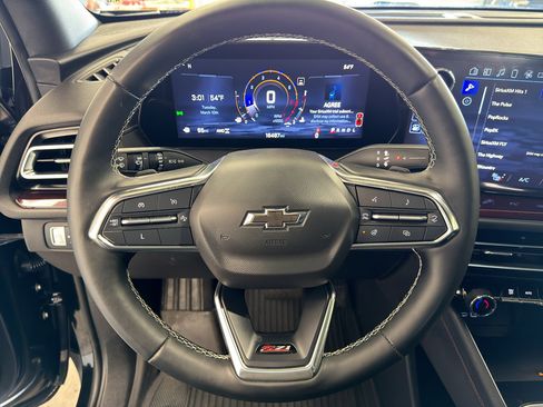 Used 2024 Chevrolet Traverse Z71 AWD/4WD image 17