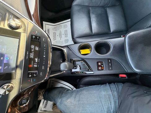 Used 2015 Toyota Avalon XLE image 26