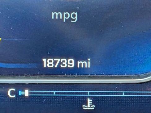 Used 2025 Chevrolet Silverado 2500 LT w/ Convenience Package image 22