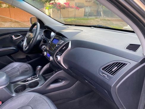 Used 2012 Hyundai Tucson Limited image 49