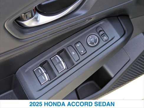Certified 2025 Honda Accord SE image 13