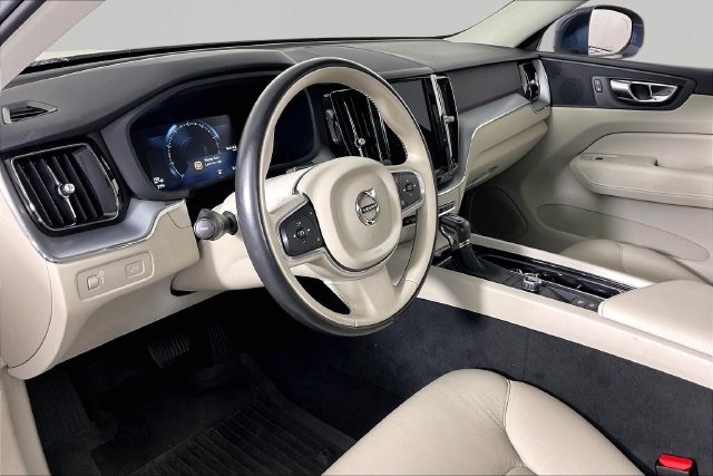 Used 2018 Volvo XC60 T5 Momentum AWD/4WD image 9