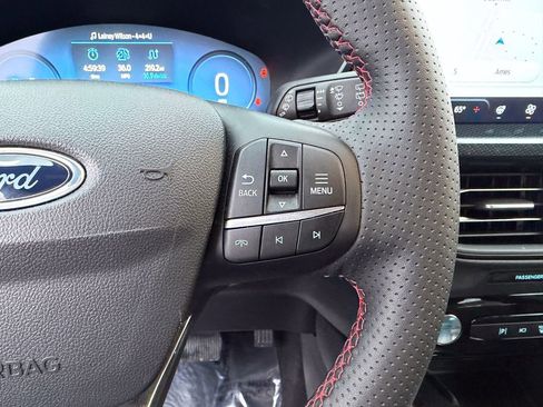 Used 2025 Ford Escape ST-Line Elite w/ Premium Technology Package image 30