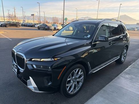 Used 2025 BMW X7 xDrive40i image 3