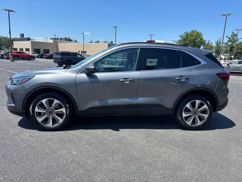 Used 2024 Ford Escape Platinum AWD/4WD image 3