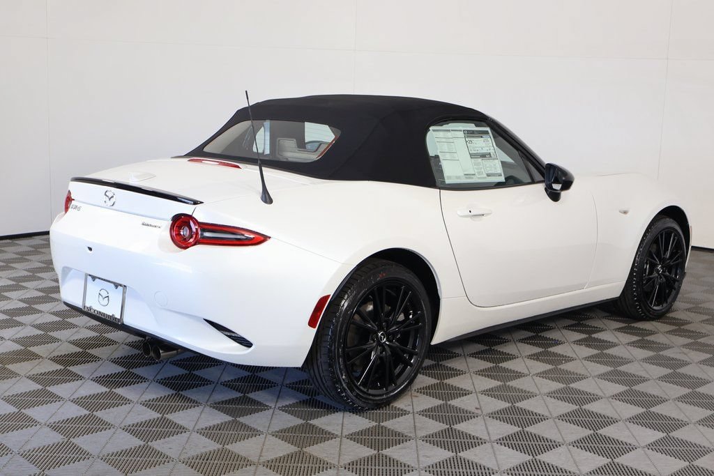 New 2026 MAZDA MX-5 Miata Club w/ Interior Package RWD image 2