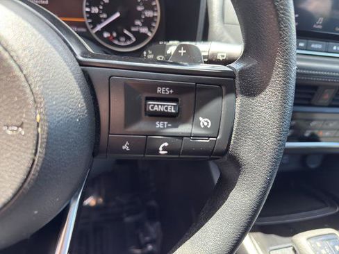 Used 2023 Nissan Rogue S AWD/4WD image 20