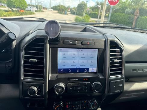 Used 2022 Ford F250 XLT w/ XLT Premium Package AWD/4WD image 19