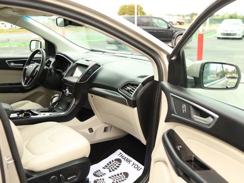 Used 2018 Ford Edge Titanium w/ Ford Safe & Smart Package AWD/4WD image 48