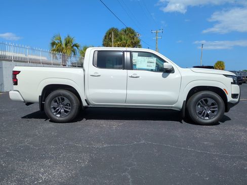 New 2026 Nissan Frontier SV w/ SV Convenience Package image 3
