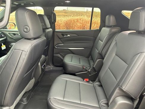 New 2026 Chevrolet Traverse LT image 17