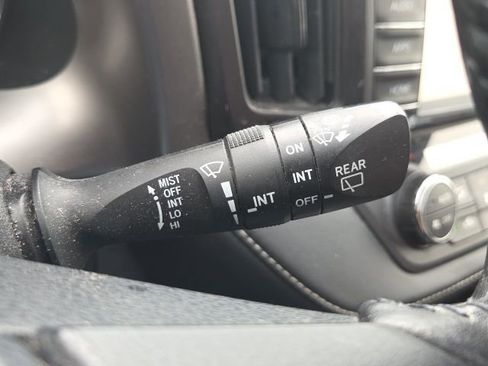 Used 2016 Toyota RAV4 XLE AWD/4WD image 40