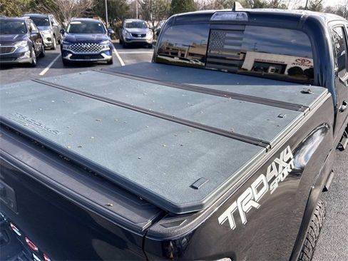 Used 2019 Toyota Tacoma TRD Sport image 12