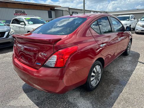 Used 2014 Nissan Versa SV FWD image 6