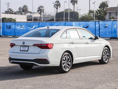 Used 2024 Volkswagen Jetta S image 9