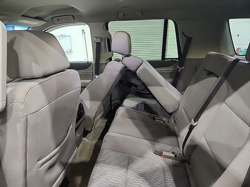 Used 2017 GMC Yukon SLE w/ SLE Value Package AWD/4WD image 13