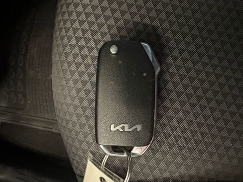Used 2024 Kia Soul LX w/ Option Group 015 FWD image 17