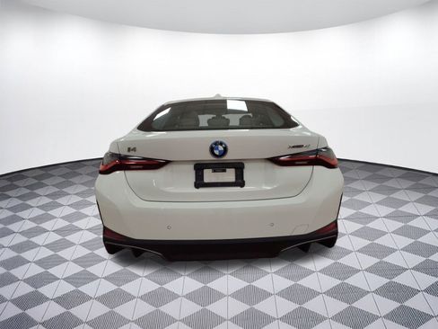 Used 2025 BMW i4 xDrive40i w/ Parking Assistance Package image 9