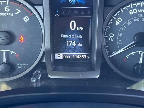 Used 2018 Toyota Tacoma TRD Sport w/ Technology Package RWD image 26