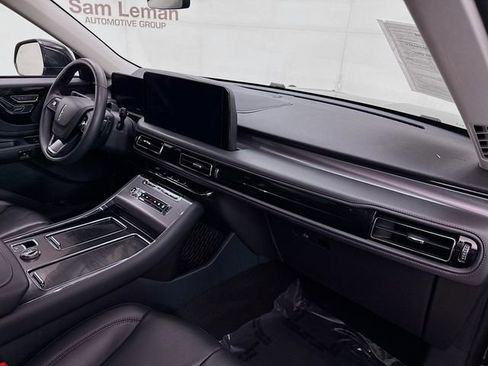 Used 2025 Lincoln Aviator AWD image 31