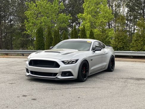 Used 2016 Ford Mustang GT Premium image 12