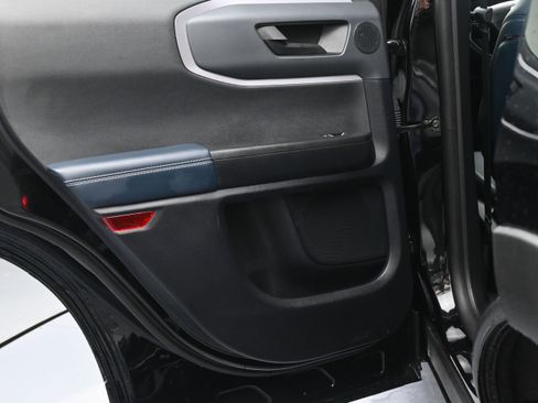 Used 2023 Ford Bronco Sport Outer Banks w/ Tech Package AWD/4WD image 12