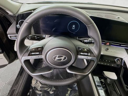 Certified 2025 Hyundai Elantra Limited image 23