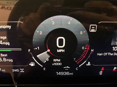 Used 2025 GMC Yukon XL Denali image 11